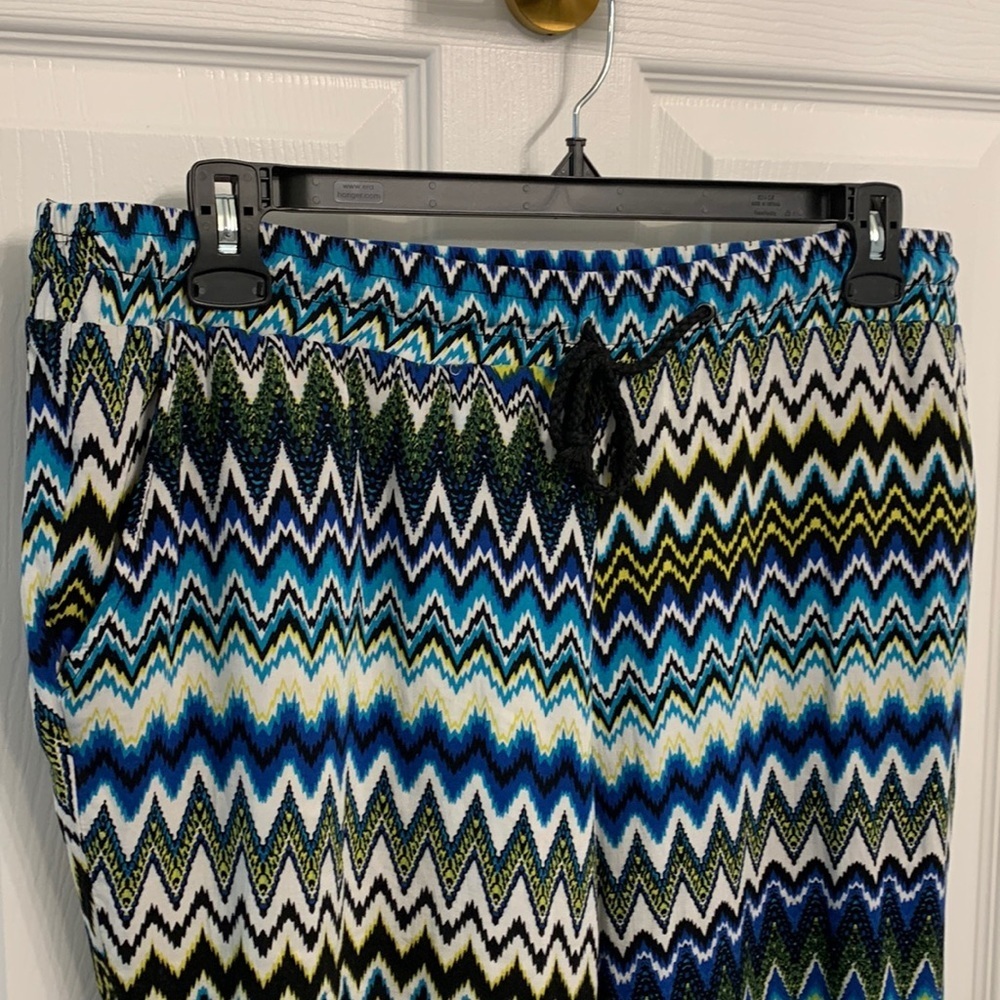 New Look Multi Colored Zig Zag Pattern Tapered Li… - image 5